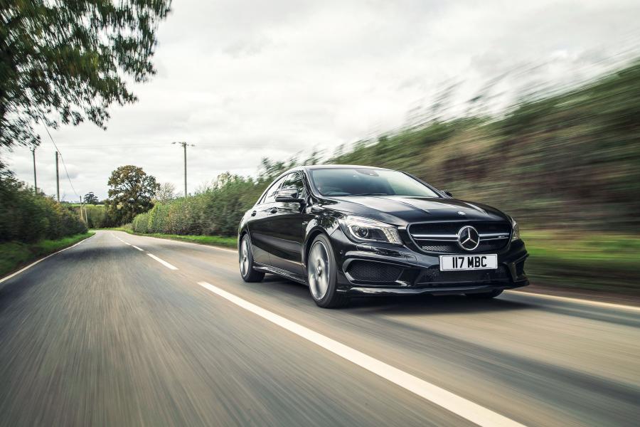  Mercedes-Benz CLA45 AMG 2013 года  (UK) (фото 16 из 30)